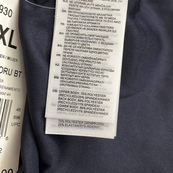 Adidas Crop Top Size XL - Picture 15 of 15